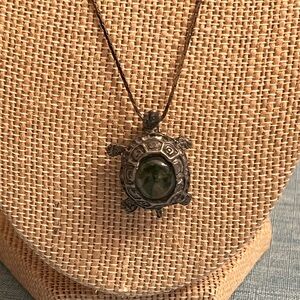 Pewter and glass marble turtle necklace 19” silvertone chain